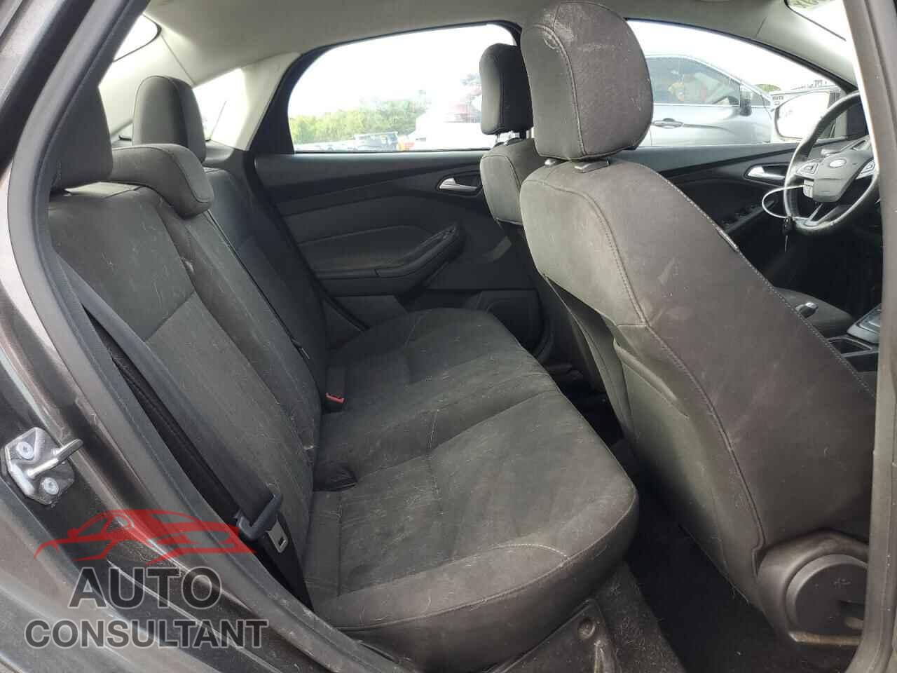 FORD FOCUS 2015 - 1FADP3F26FL386587