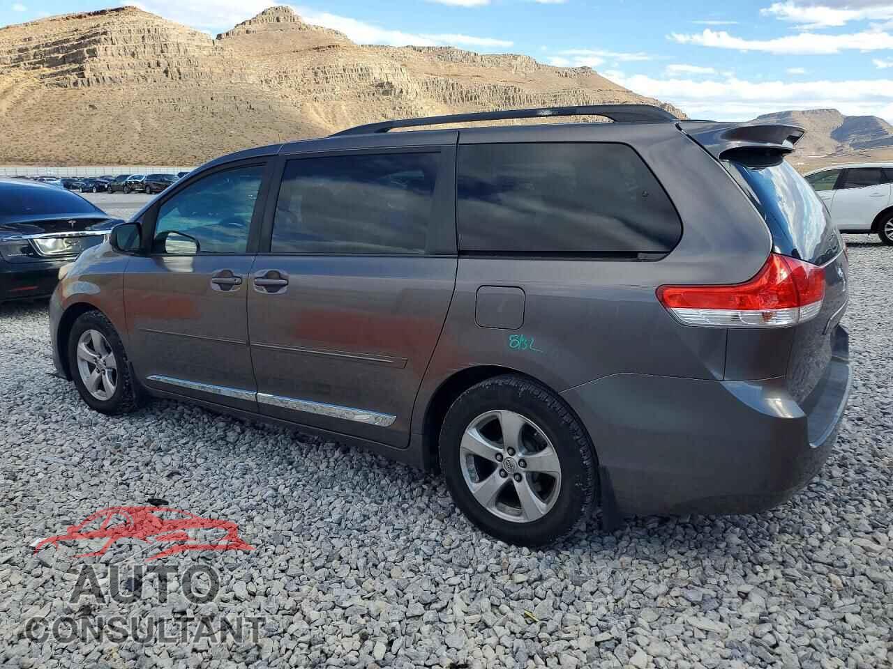 TOYOTA SIENNA 2013 - 5TDKK3DC8DS288989