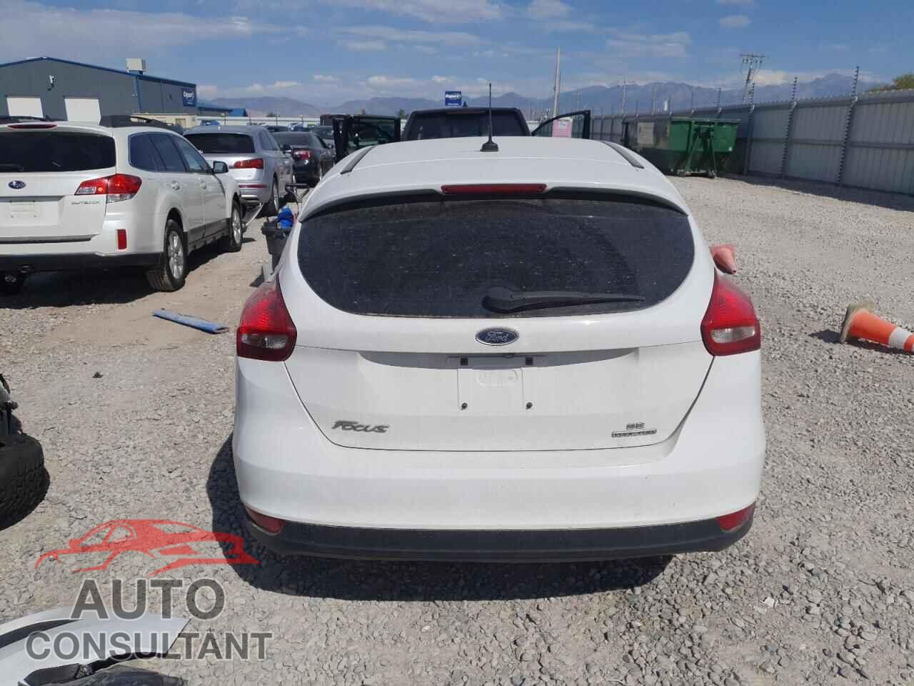 FORD FOCUS 2015 - 1FADP3K26FL276628