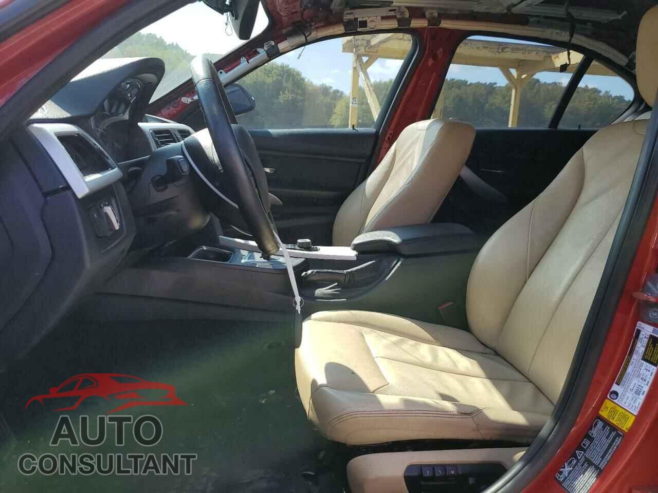 BMW 3 SERIES 2013 - WBA3C3C56DF979357