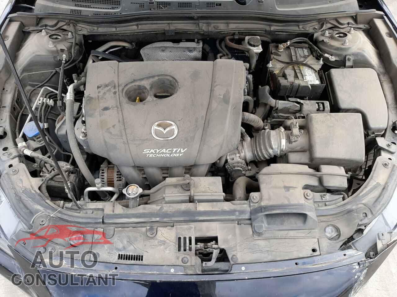 MAZDA 3 2018 - 3MZBN1V38JM186806