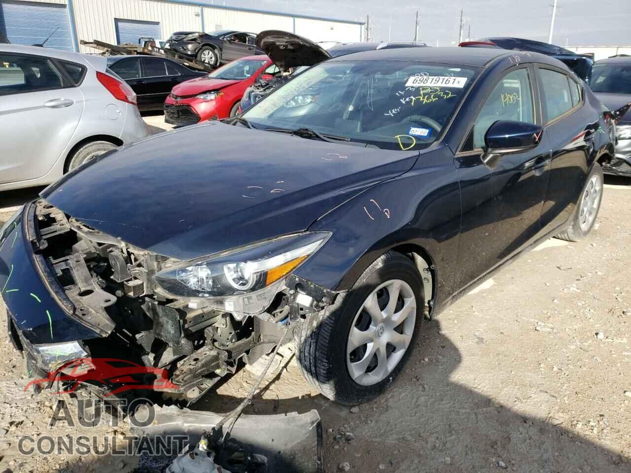 MAZDA 3 2017 - 3MZBN1U76HM136632