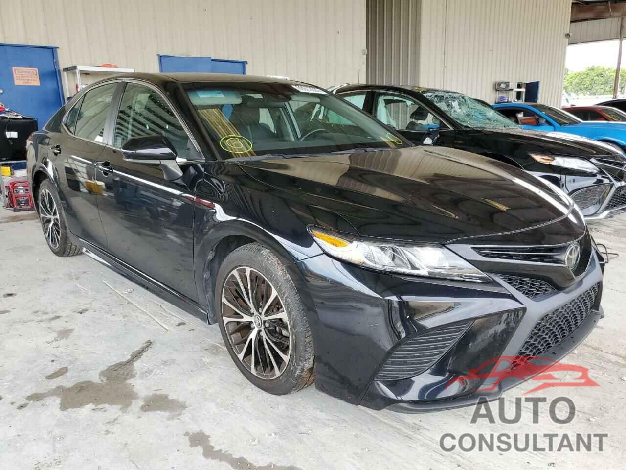 TOYOTA CAMRY 2018 - 4T1B11HK2JU655929