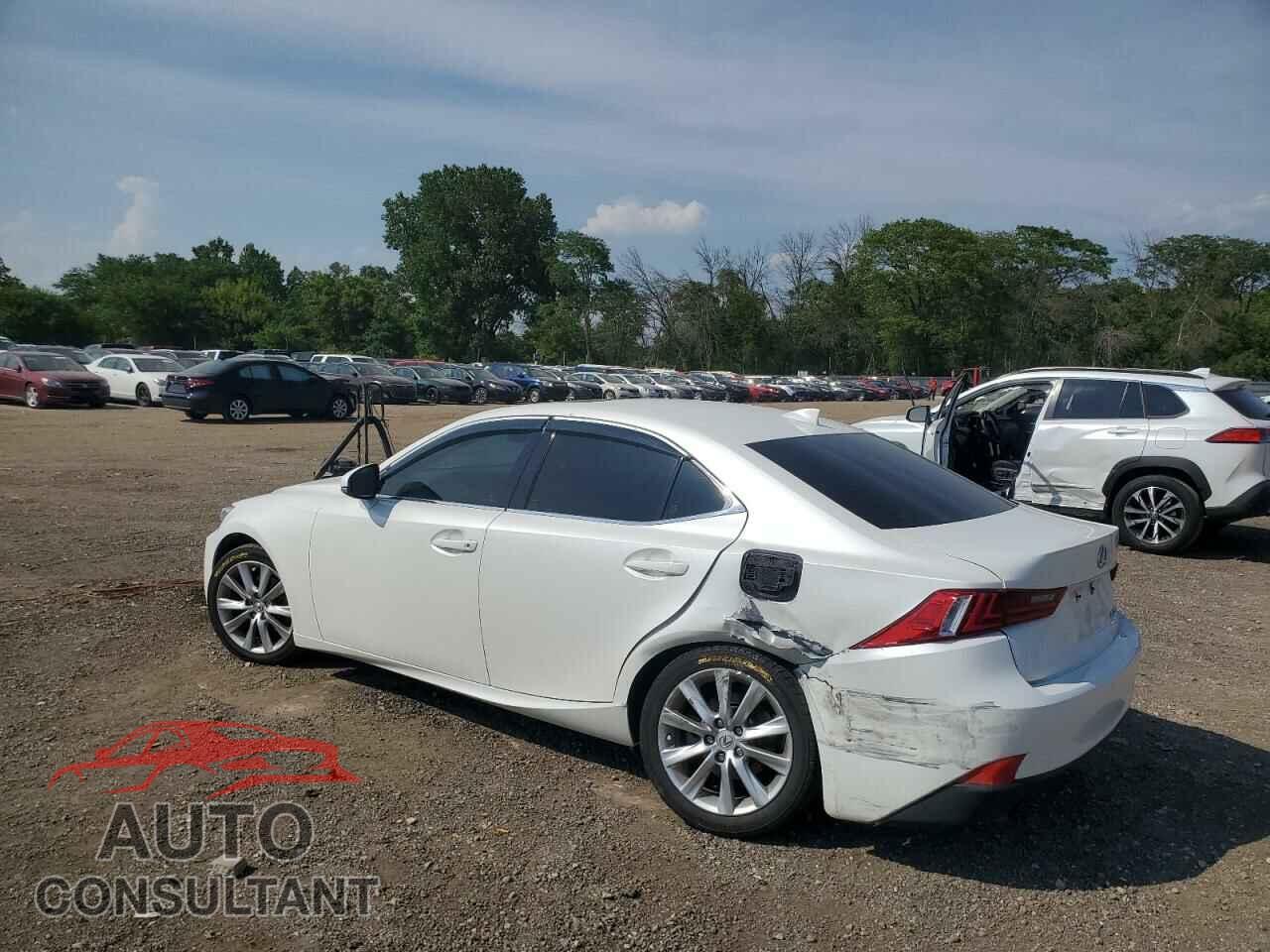 LEXUS IS 2014 - JTHBF1D20E5033372