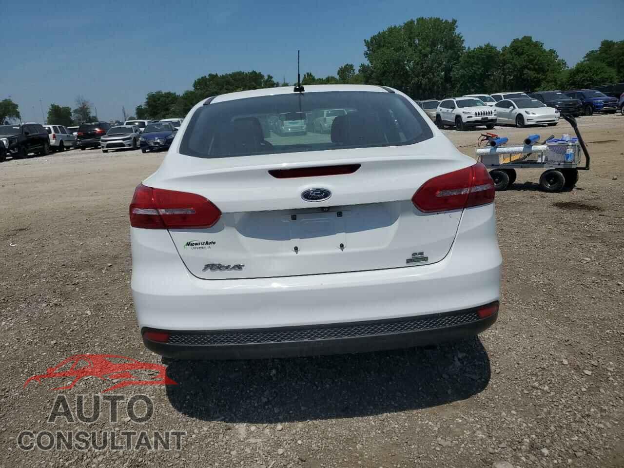 FORD FOCUS 2018 - 1FADP3FE8JL241246