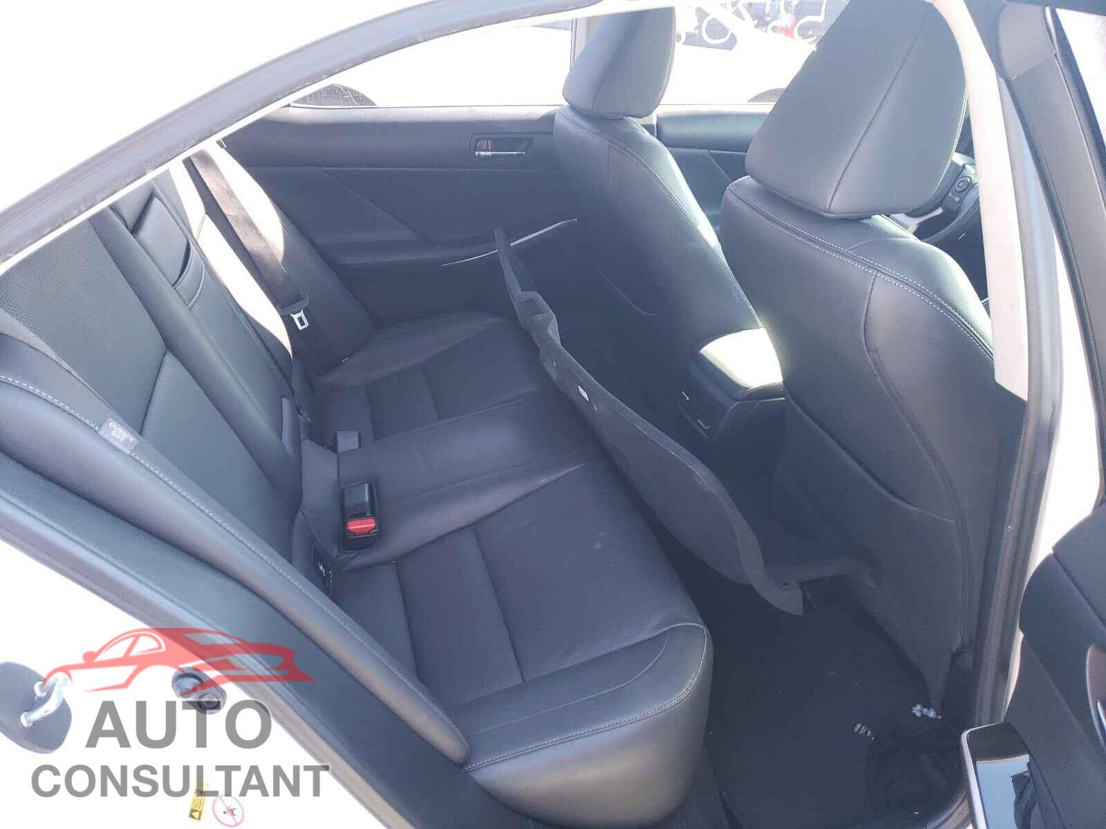 LEXUS IS 2016 - JTHBA1D27G5018921