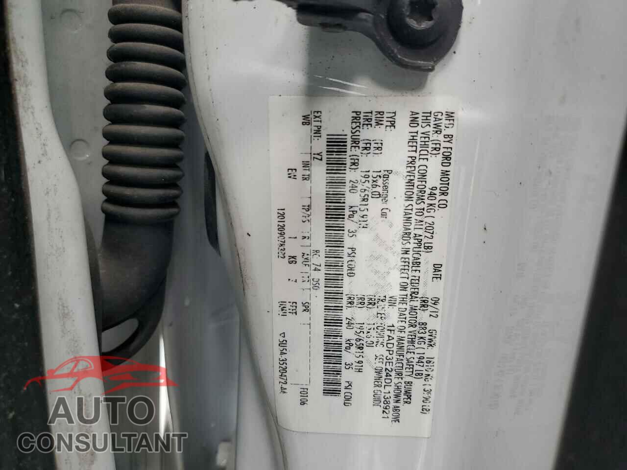 FORD FOCUS 2013 - 1FADP3E24DL138921