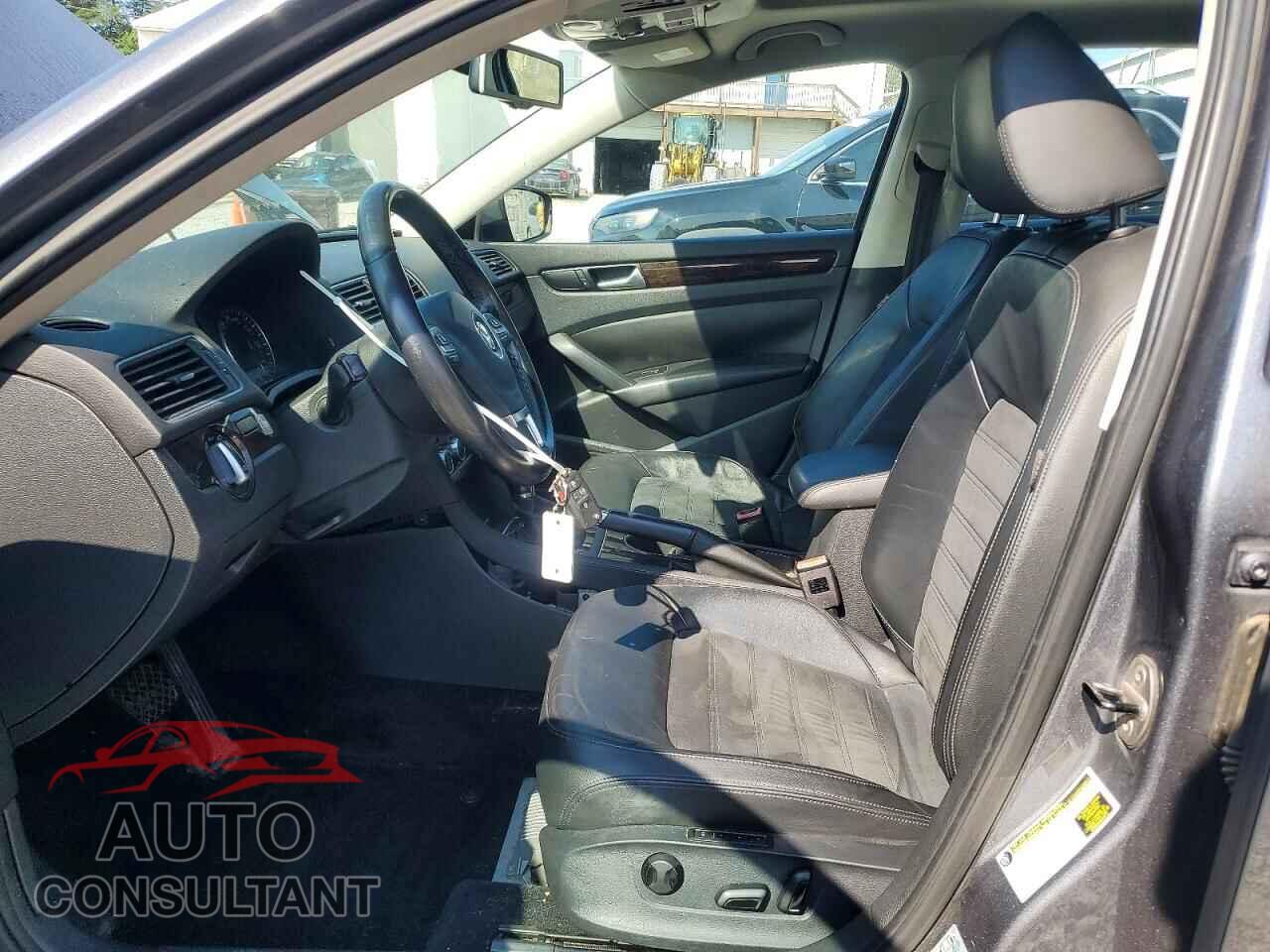 VOLKSWAGEN PASSAT 2014 - 1VWCN7A33EC099495