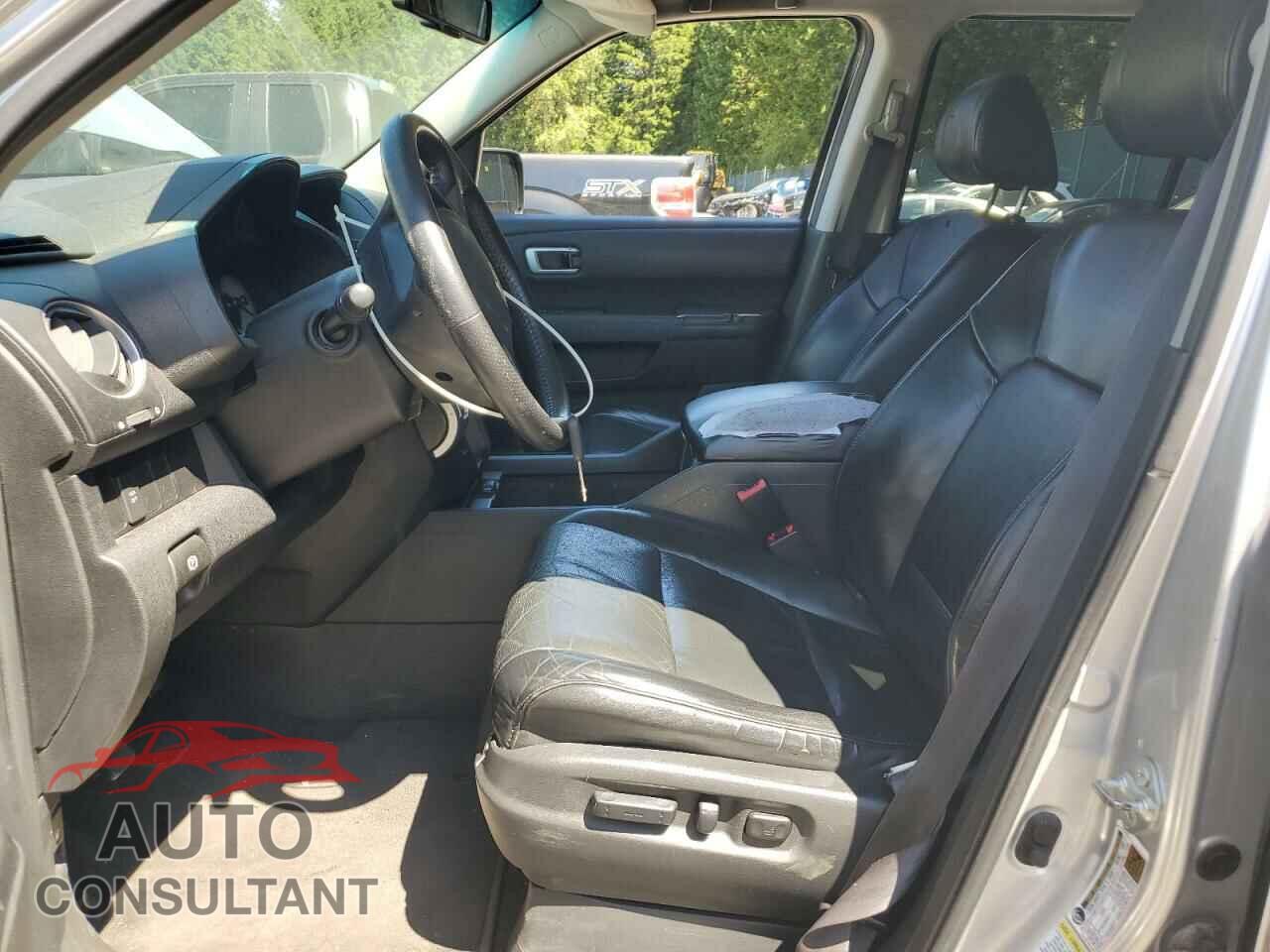 HONDA PILOT 2010 - 5FNYF3H52AB009109