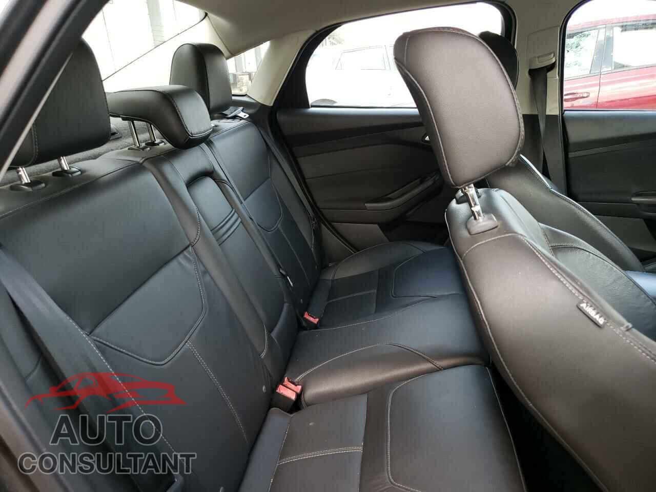 FORD FOCUS 2016 - 1FADP3F20GL242843