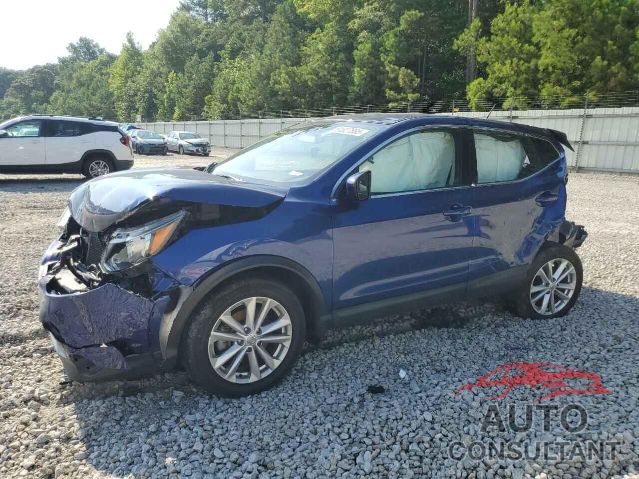 NISSAN ROGUE 2018 - JN1BJ1CR2JW201115