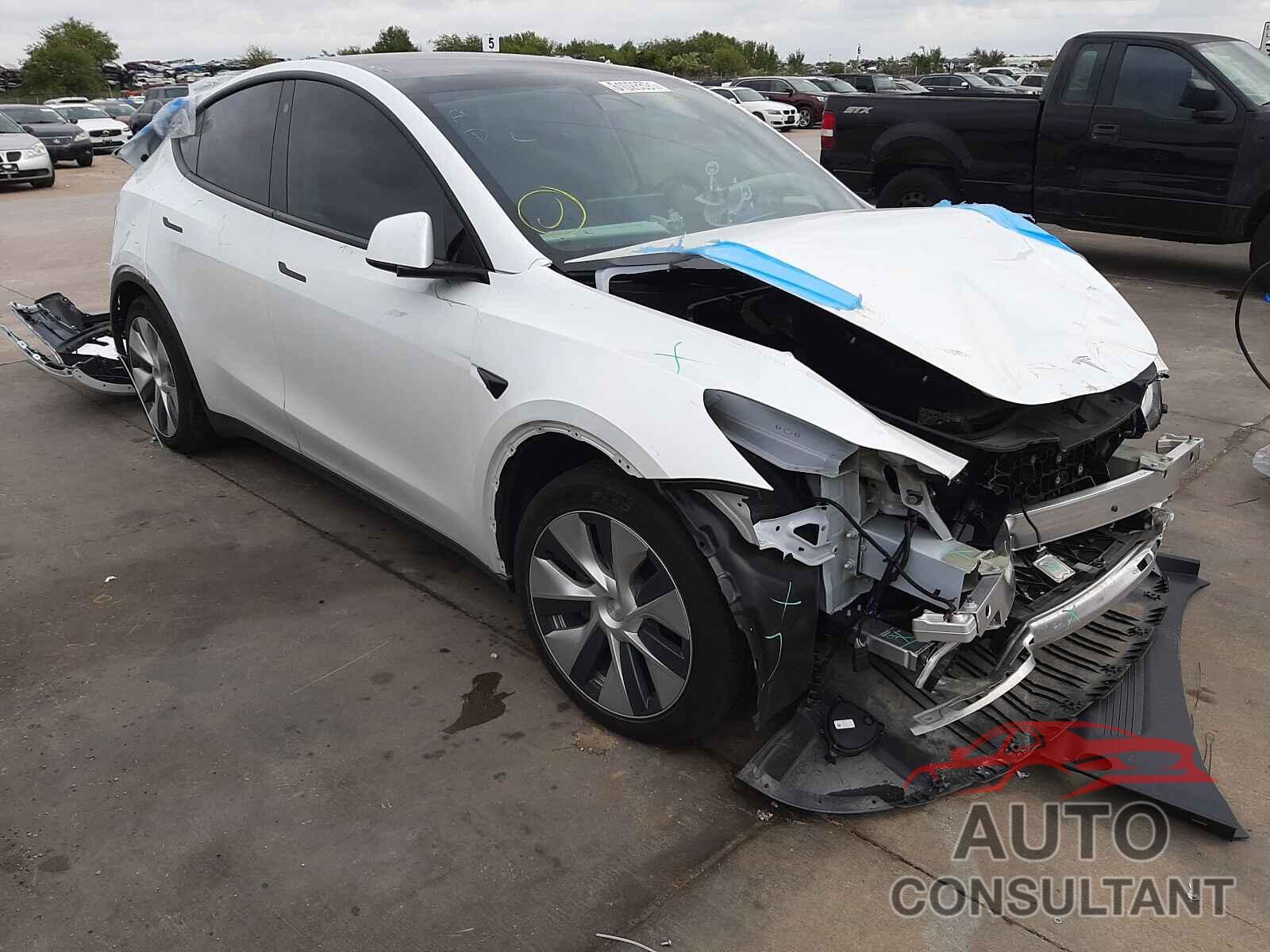 TESLA MODEL Y 2021 - 5YJYGAEE5MF130615