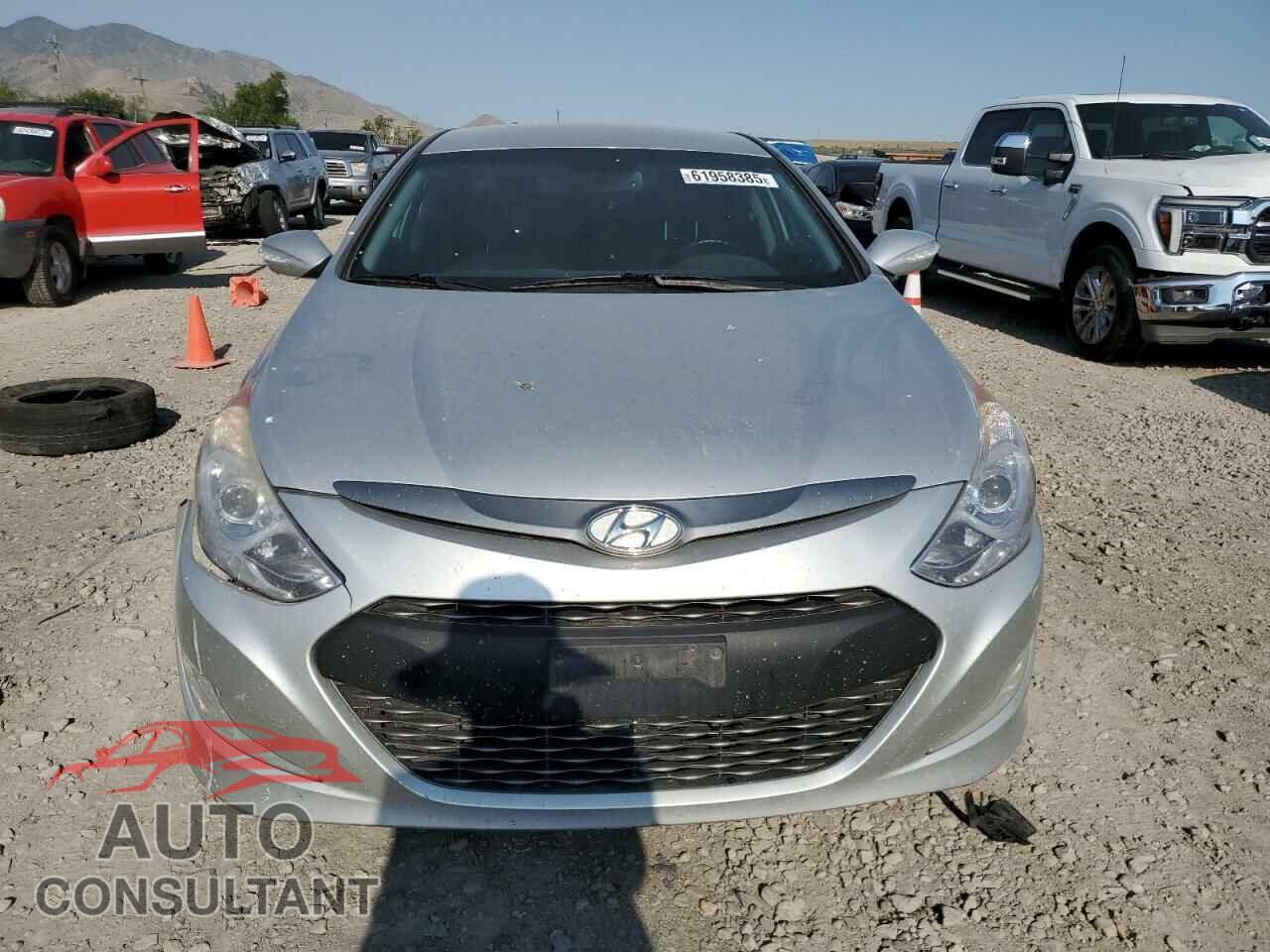 HYUNDAI SONATA 2013 - KMHEC4A49DA090203