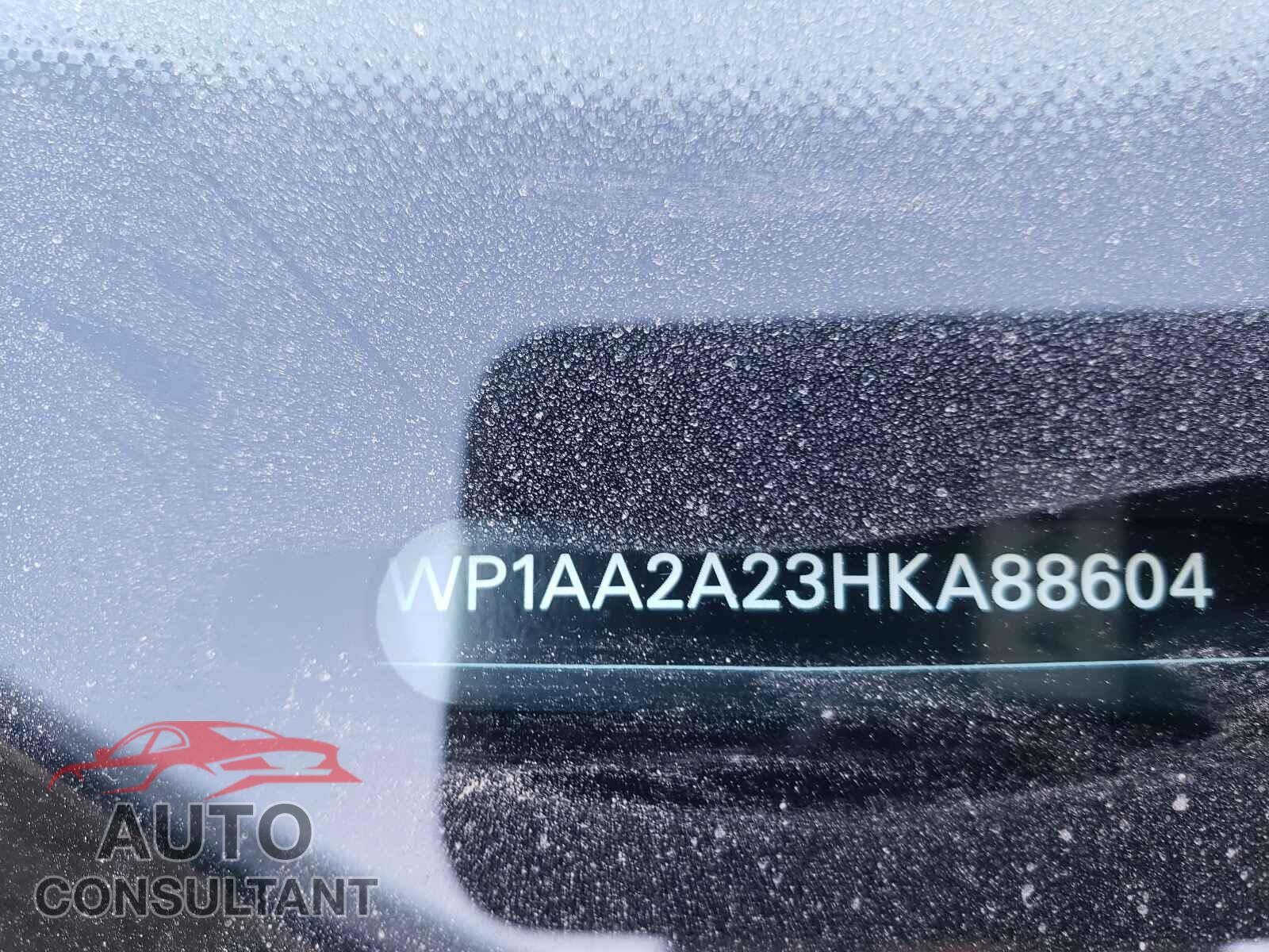 PORSCHE CAYENNE 2017 - WP1AA2A23HKA88604