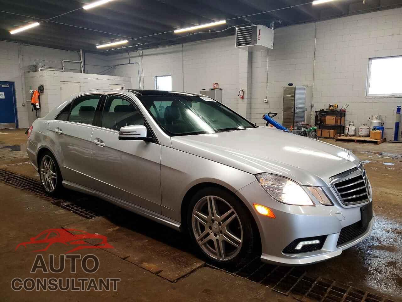 MERCEDES-BENZ E-CLASS 2011 - WDDHF8HB4BA301072