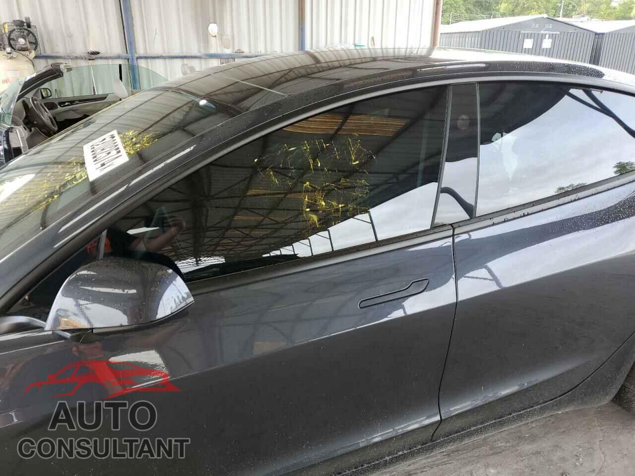 TESLA MODEL 3 2024 - 5YJ3E1EA1RF728107
