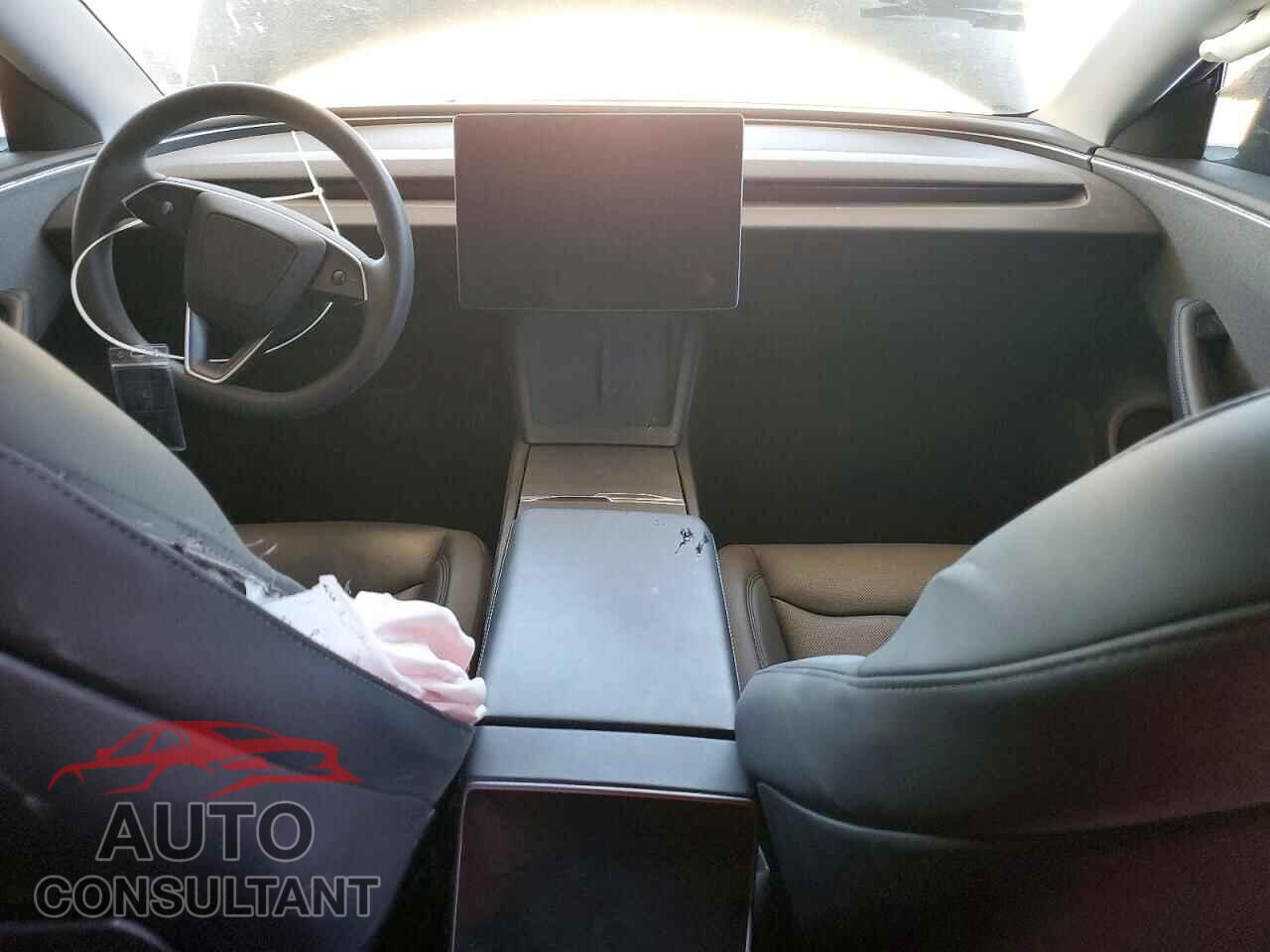 TESLA MODEL 3 2024 - 5YJ3E1EA5RF856138