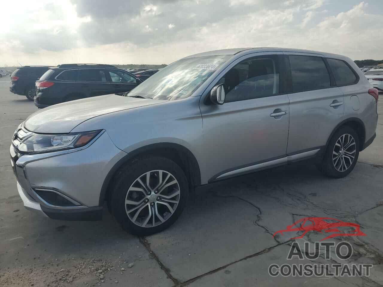MITSUBISHI OUTLANDER 2018 - JA4AD2A36JJ002323