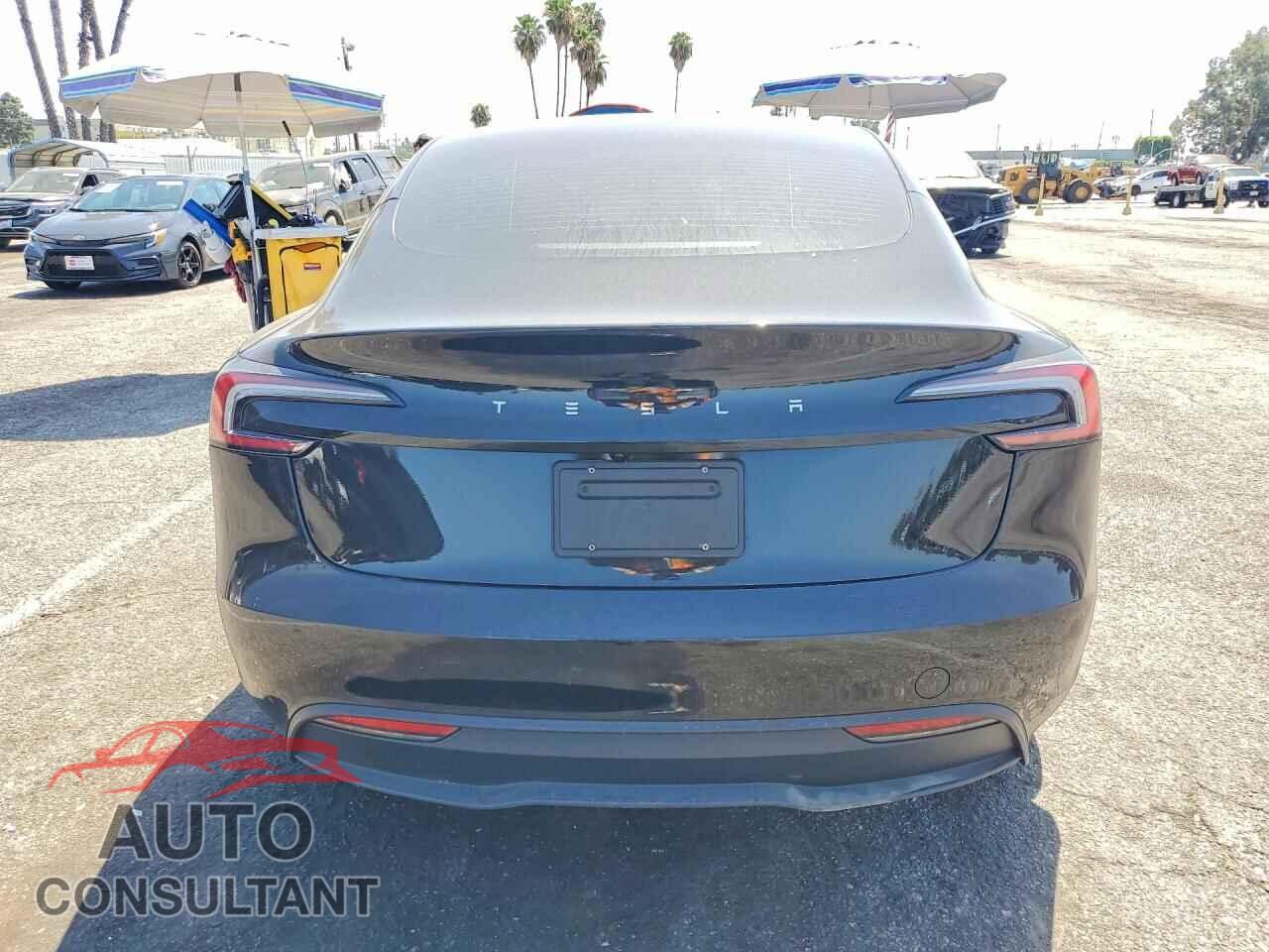 TESLA MODEL 3 2025 - 5YJ3E1EA4SF058784