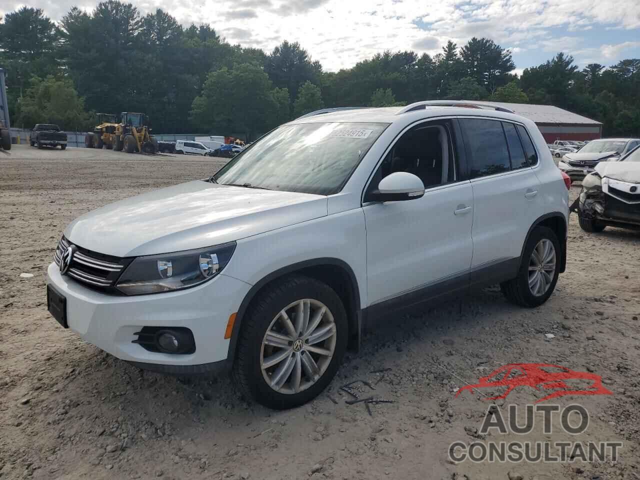 VOLKSWAGEN TIGUAN 2015 - WVGBV7AX6FW508604