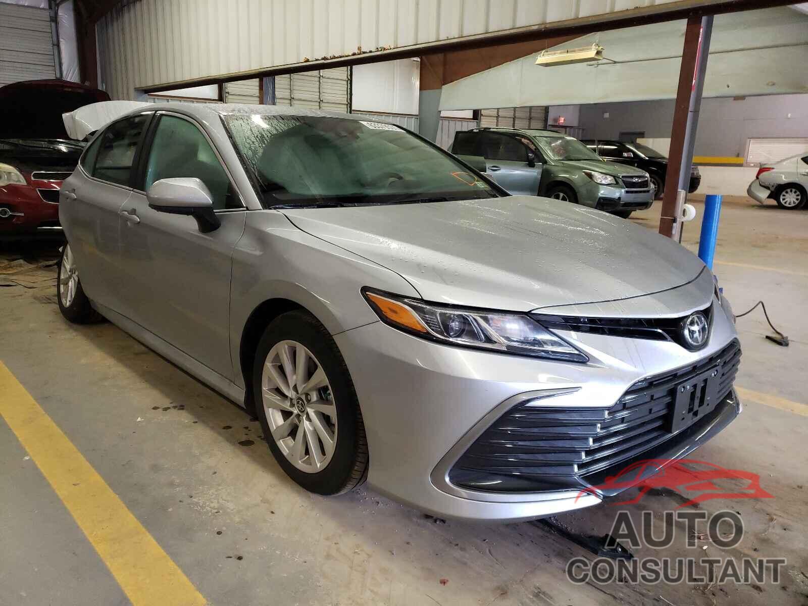 TOYOTA CAMRY 2021 - 4T1C11AK6MU557201