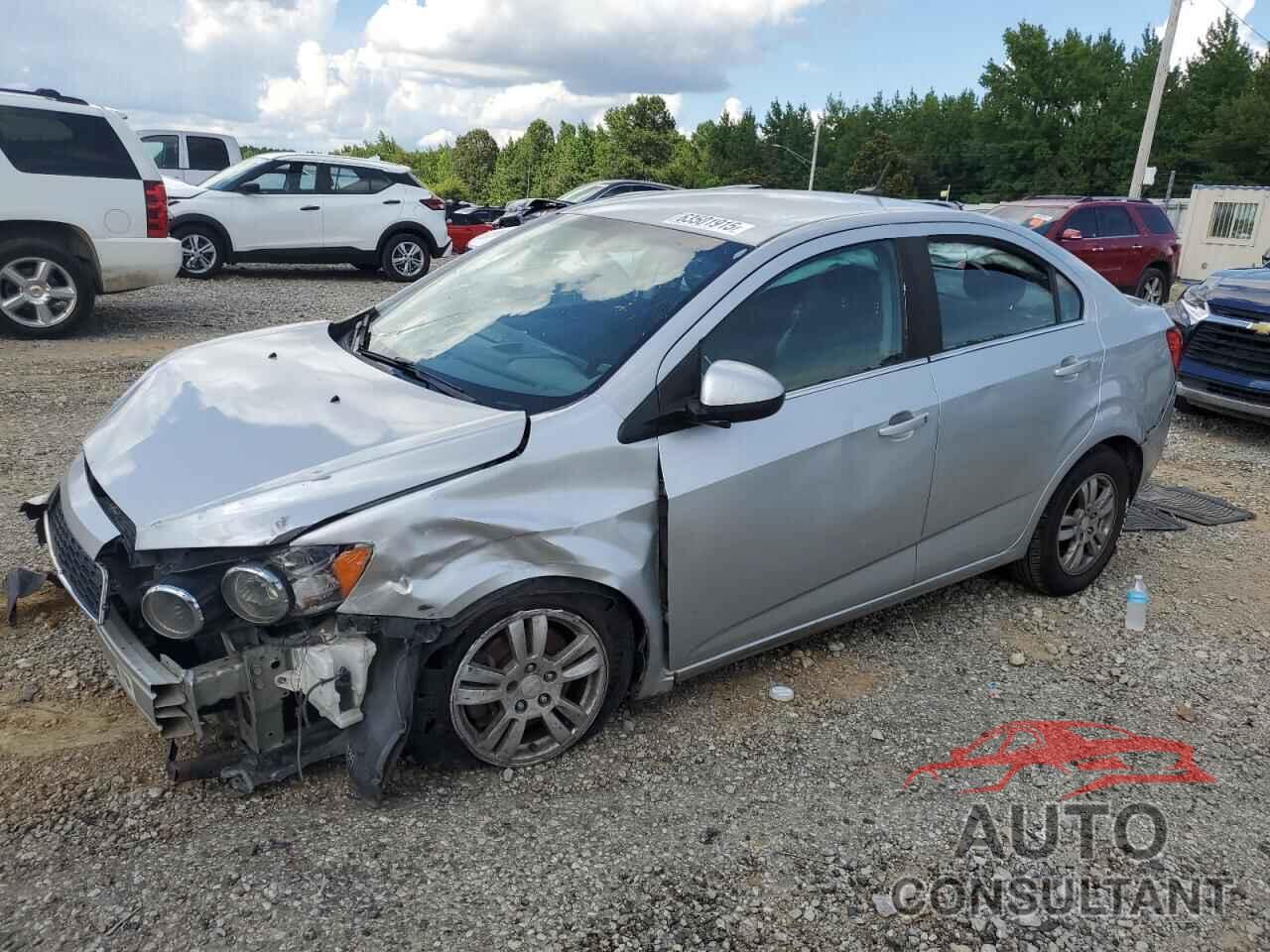 CHEVROLET SONIC 2014 - 1G1JC5SG2E4103304