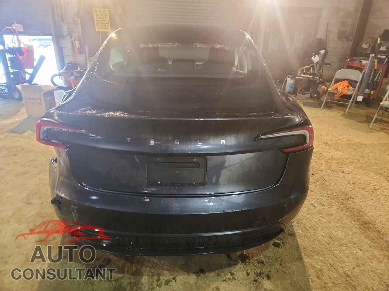 TESLA MODEL 3 2024 - 5YJ3E1EA5RF769484