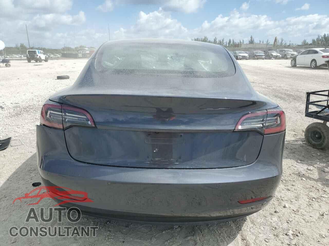 TESLA MODEL 3 2018 - 5YJ3E1EB4JF114391