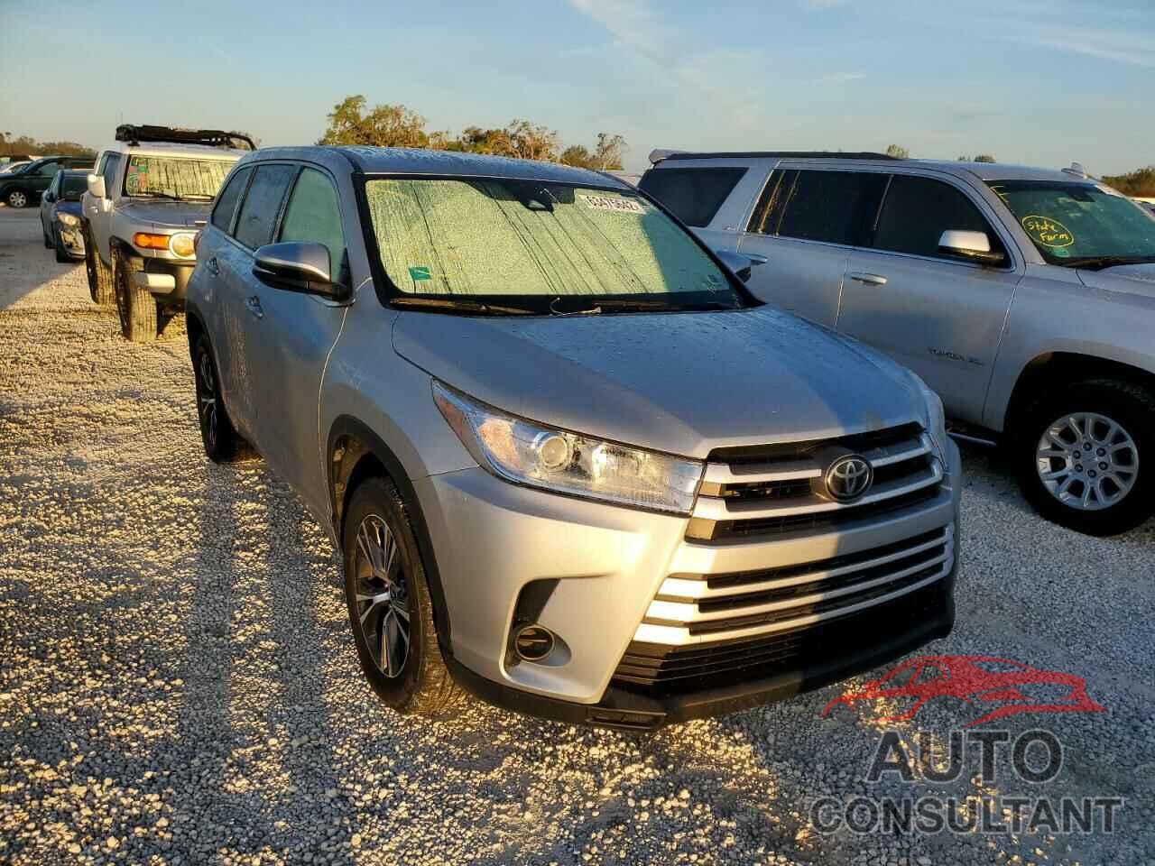 TOYOTA HIGHLANDER 2018 - 5TDZZRFH3JS248546