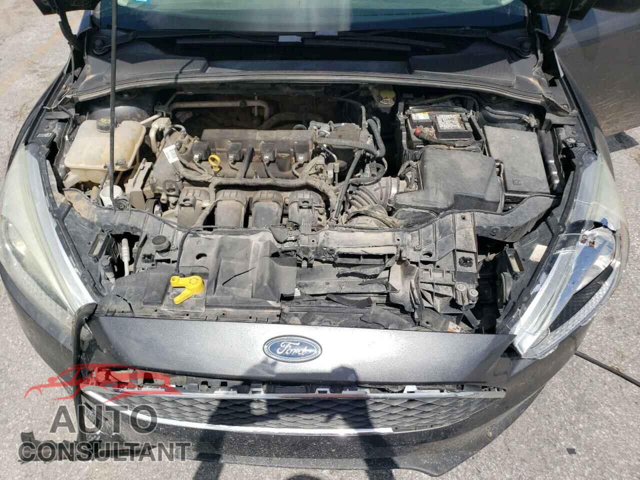 FORD FOCUS 2015 - 1FADP3E20FL311465