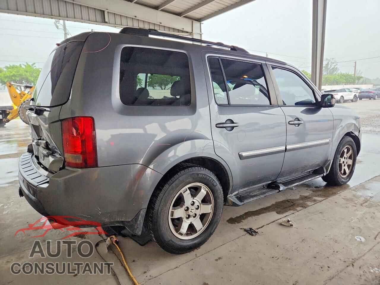 HONDA PILOT 2010 - 5FNYF4H94AB008326