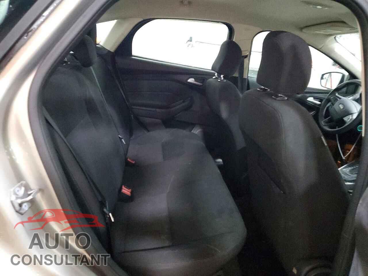FORD FOCUS 2016 - 1FADP3F22GL288349