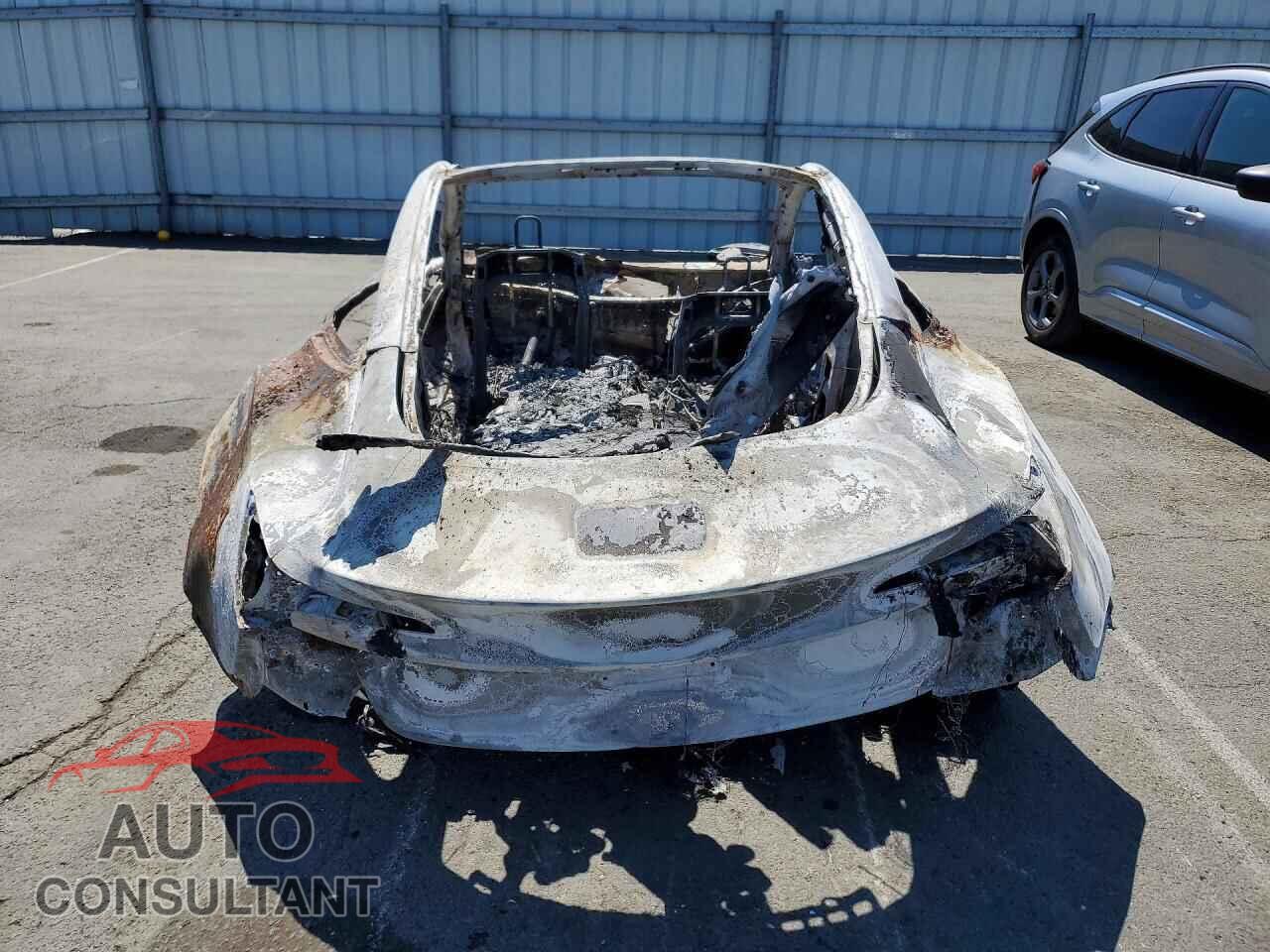 TESLA MODEL 3 2024 - 5YJ3E1EA3RF863251