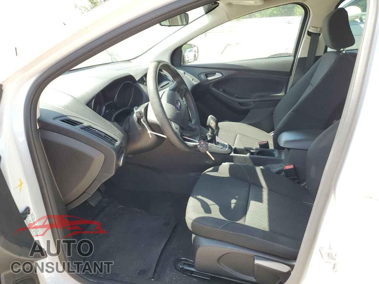 FORD FOCUS 2017 - 1FADP3FE9HL348123