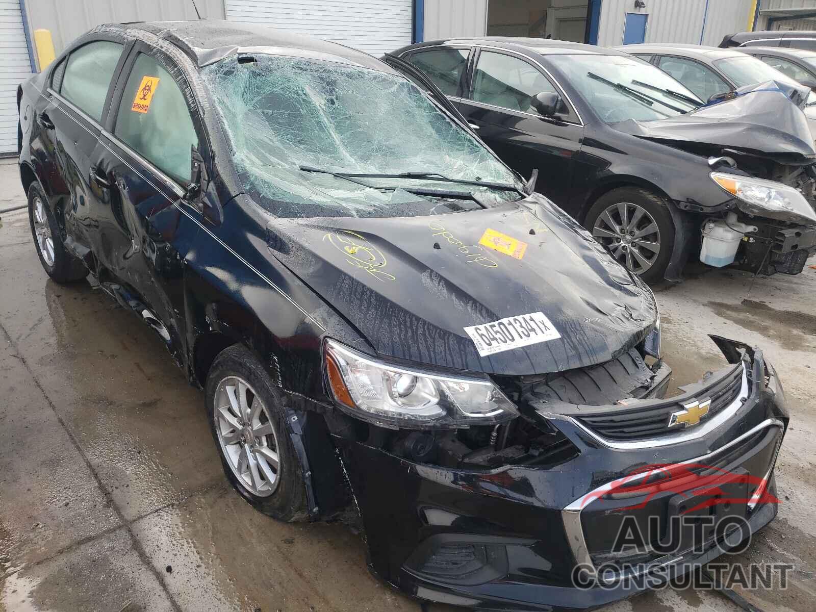 CHEVROLET SONIC 2018 - 1G1JD5SHXJ4121405