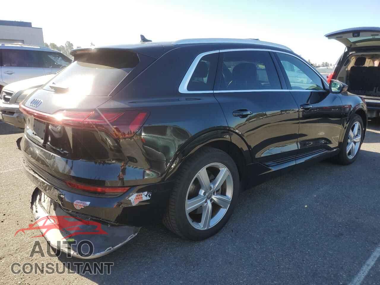 AUDI E-TRON 2019 - WA1LAAGE5KB021414