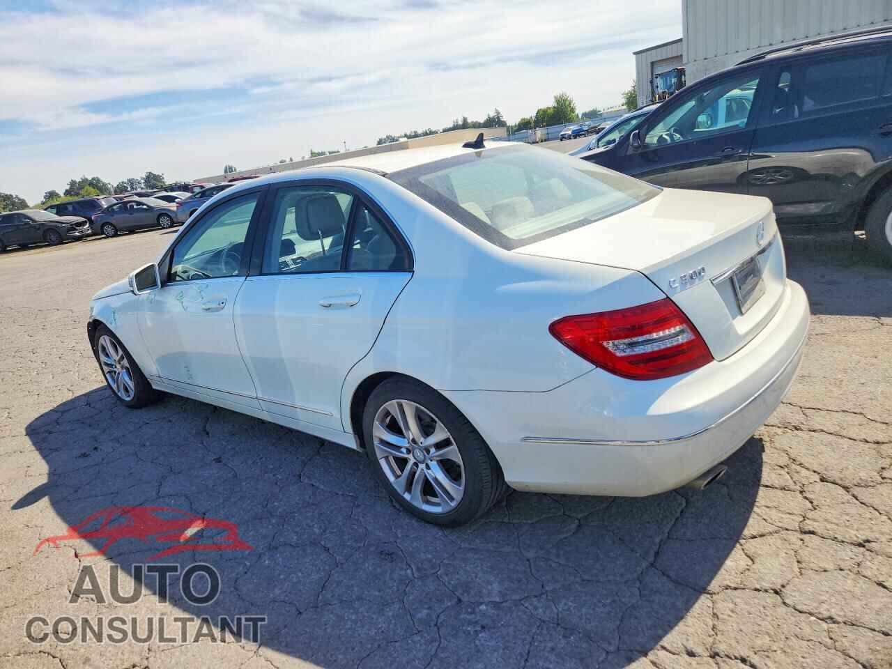 MERCEDES-BENZ C-CLASS 2012 - WDDGF8BB3CR201892
