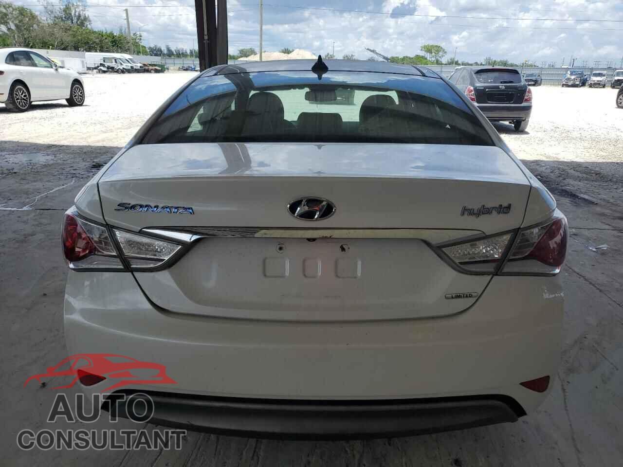 HYUNDAI SONATA 2013 - KMHEC4A41DA068759