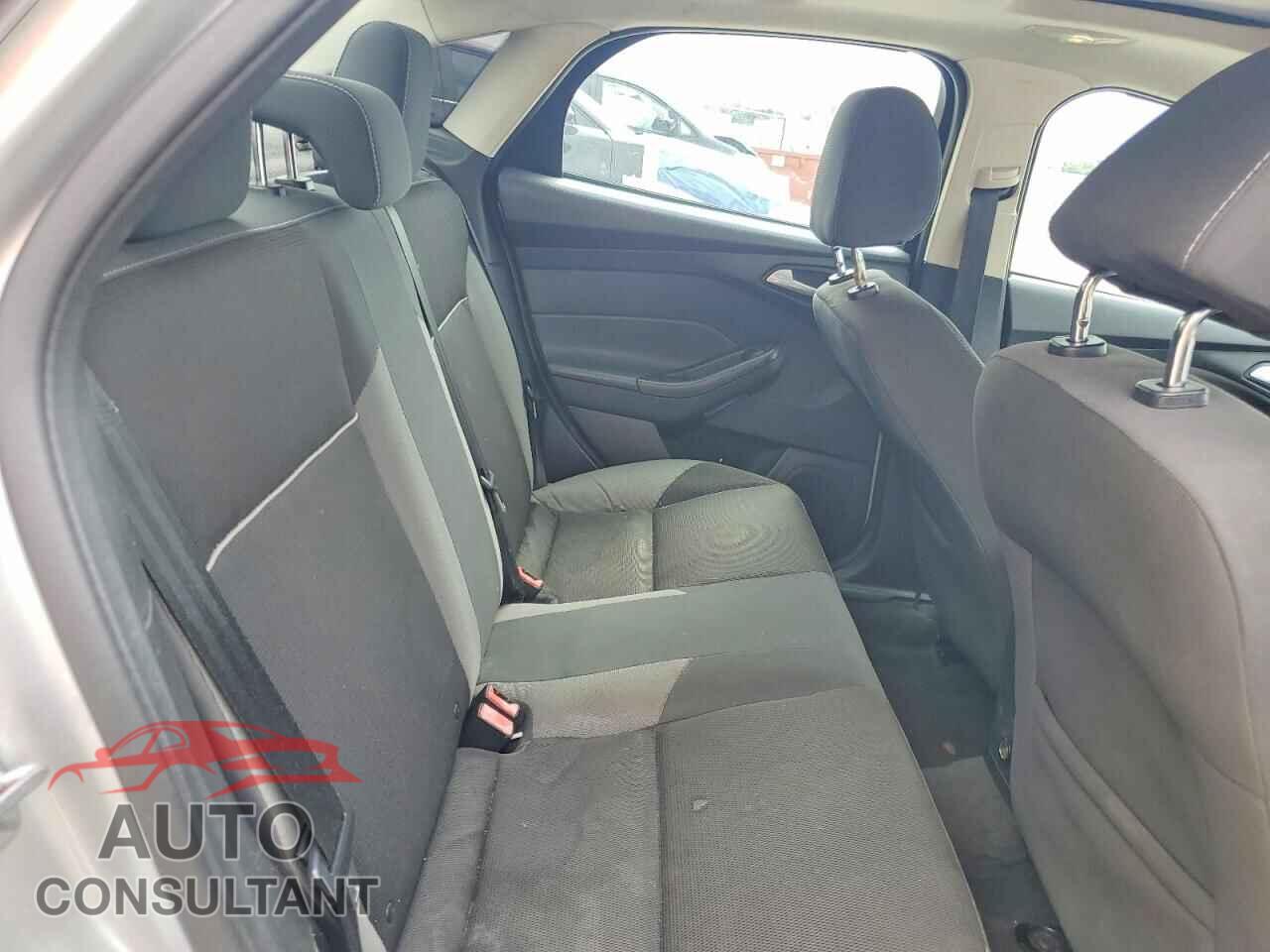 FORD FOCUS 2014 - 1FADP3F28EL323022