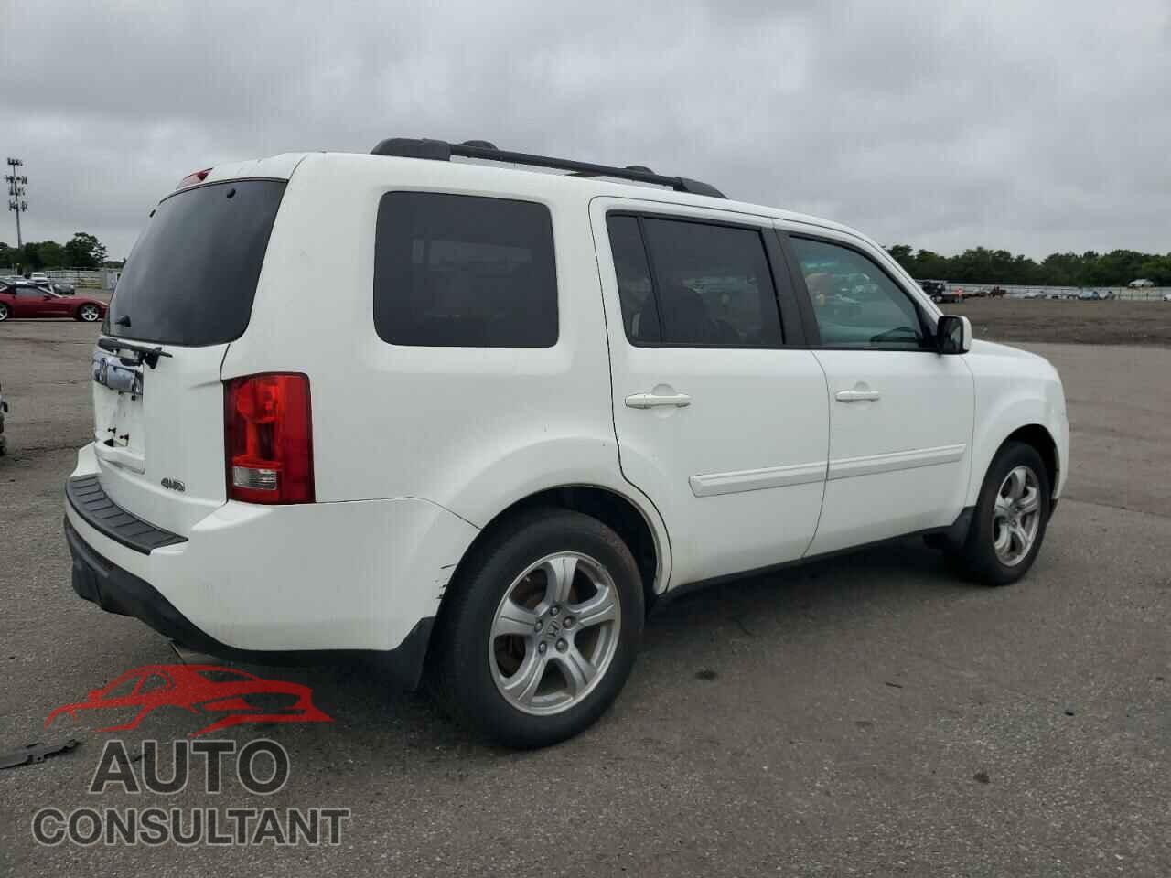 HONDA PILOT 2013 - 5FNYF4H6XDB055046