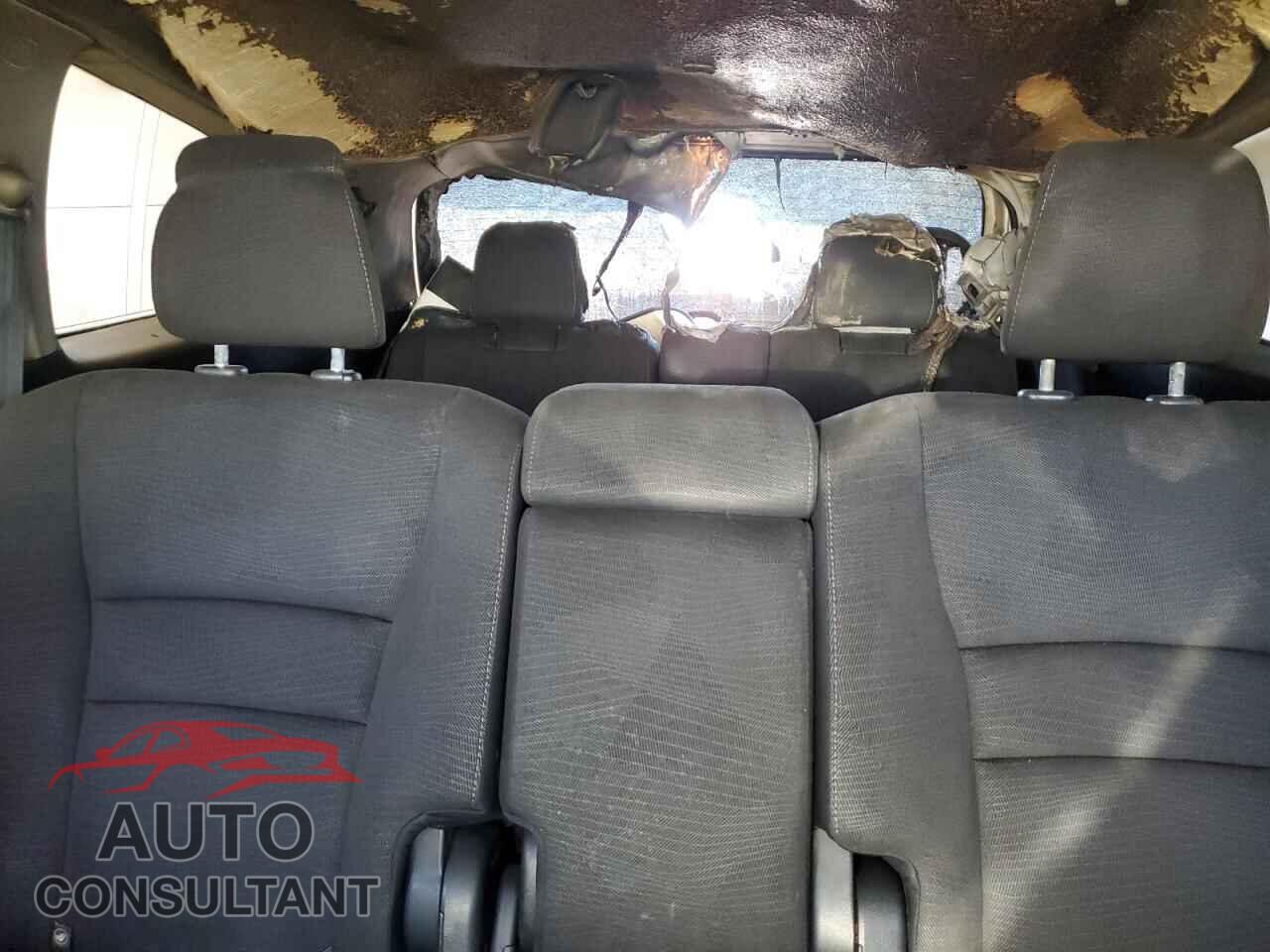 HONDA PILOT 2017 - 5FNYF5H32HB038579