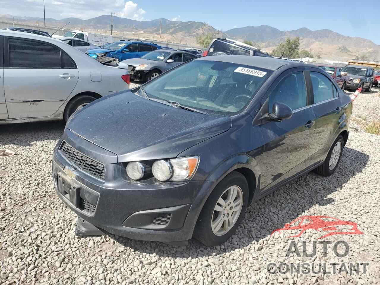 CHEVROLET SONIC 2013 - 1G1JC5SB6D4129892