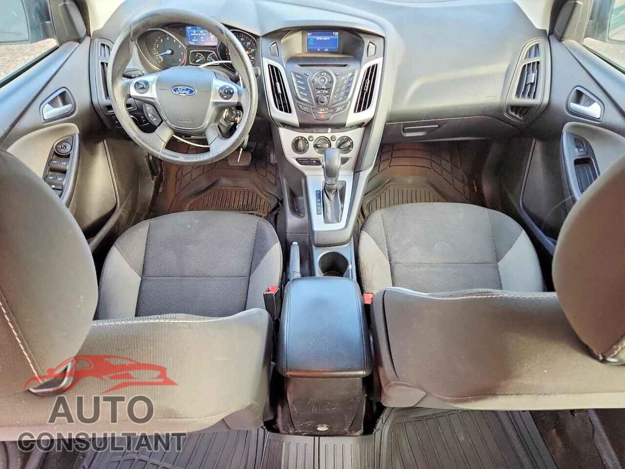 FORD FOCUS 2014 - 1FADP3F2XEL459152