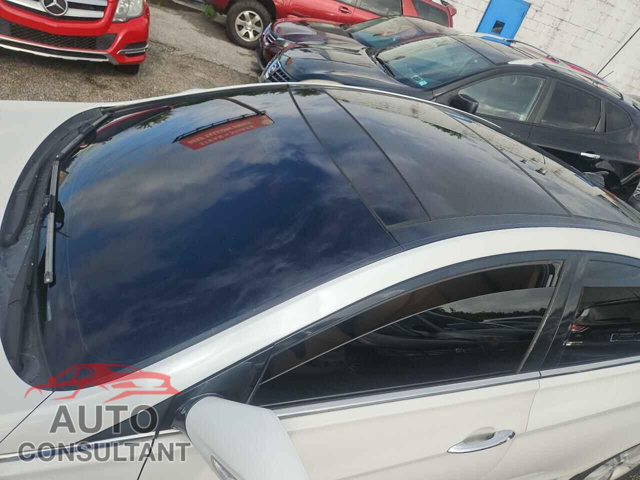 HYUNDAI SONATA 2015 - KMHEC4A45FA127024