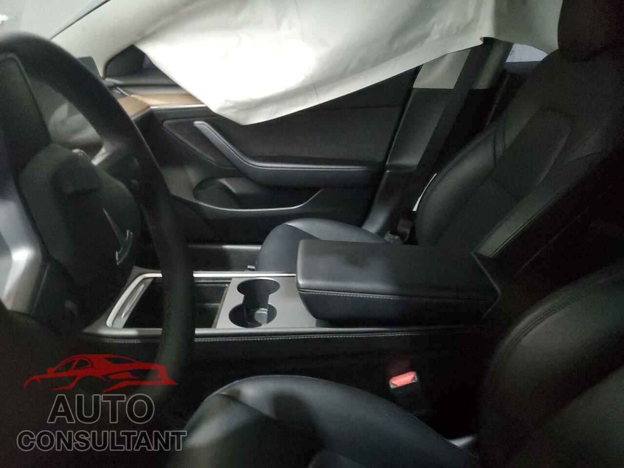 TESLA MODEL 3 2022 - 5YJ3E1EA9NF287823