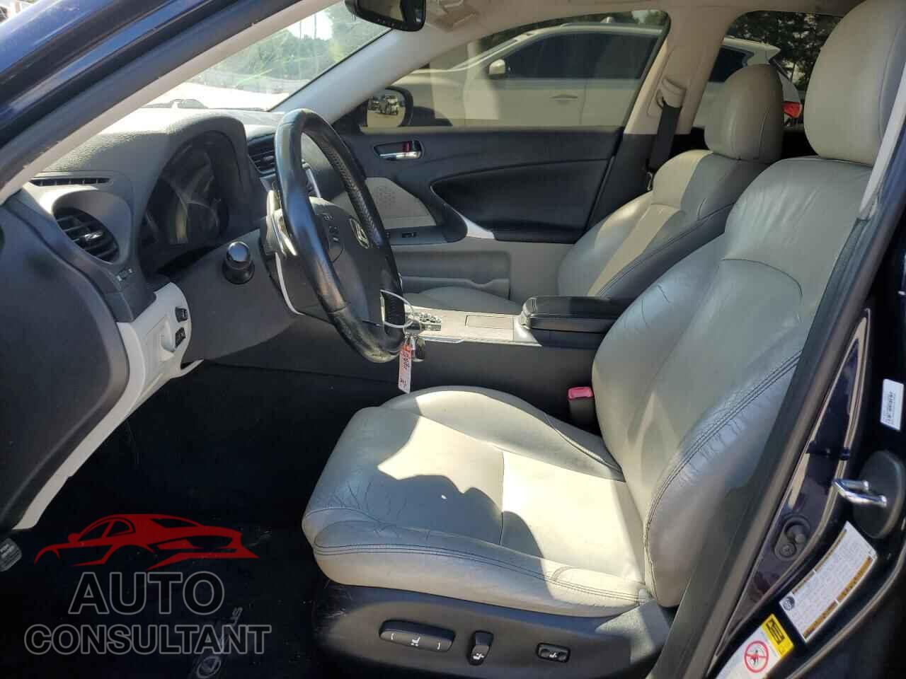 LEXUS IS 2010 - JTHBF5C2XA5110834
