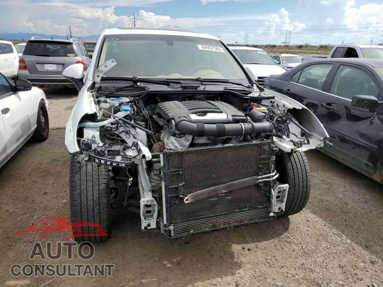 PORSCHE CAYENNE 2016 - WP1AA2A24GKA15028