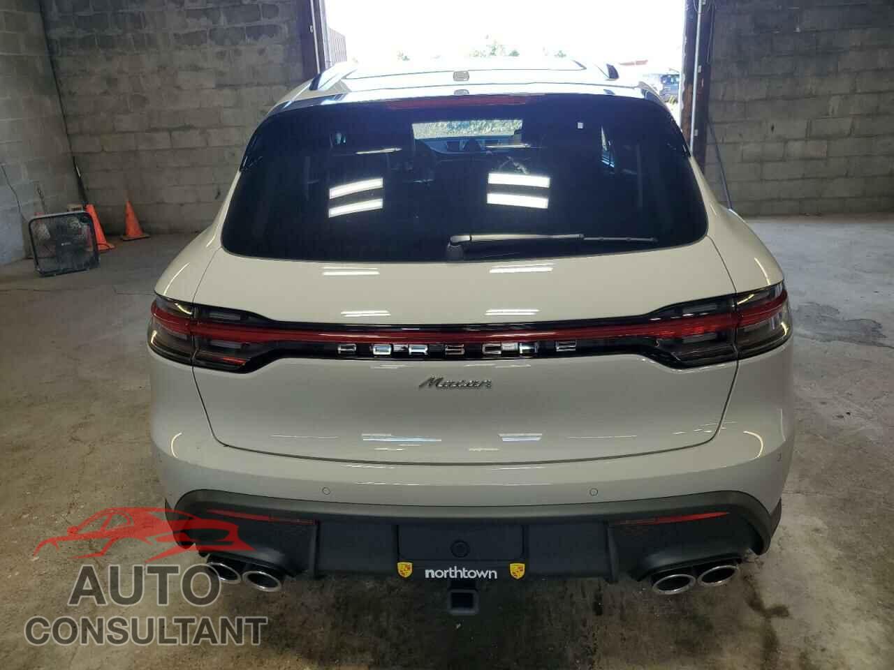 PORSCHE MACAN BASE 2024 - WP1AA2A51RLB02537