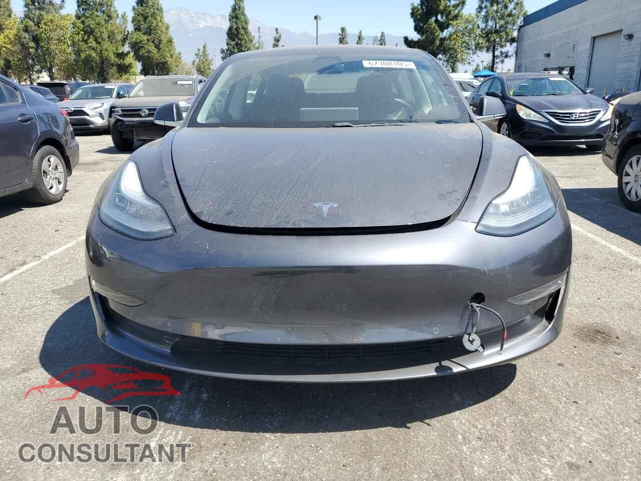 TESLA MODEL 3 2018 - 5YJ3E1EB4JF145575