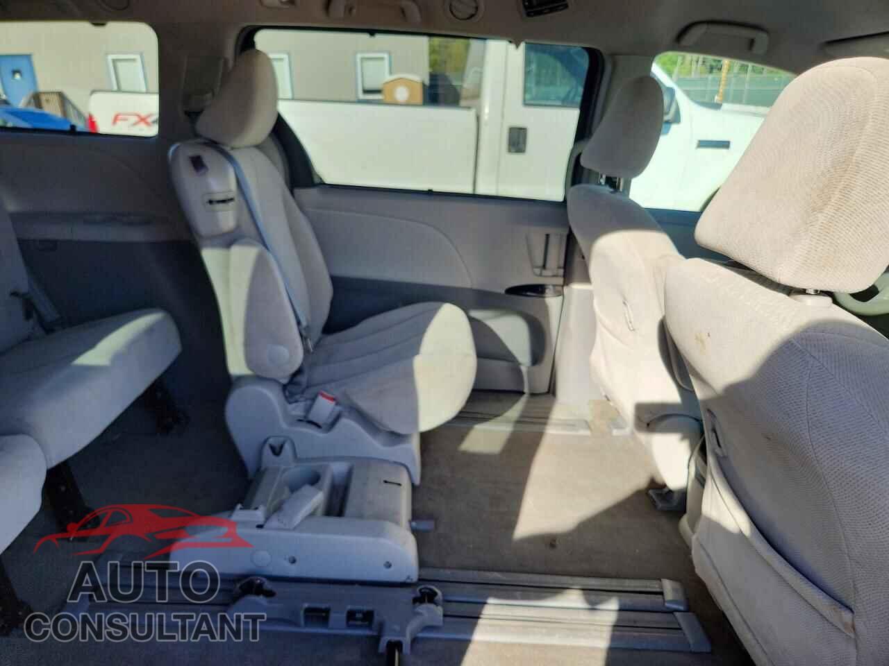 TOYOTA SIENNA 2013 - 5TDKK3DC8DS358233